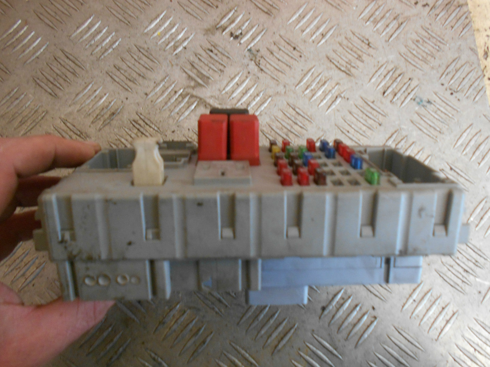 FIAT PUNTO MK2 2001 1.2 8V FUSE RELAY BOX 46774356