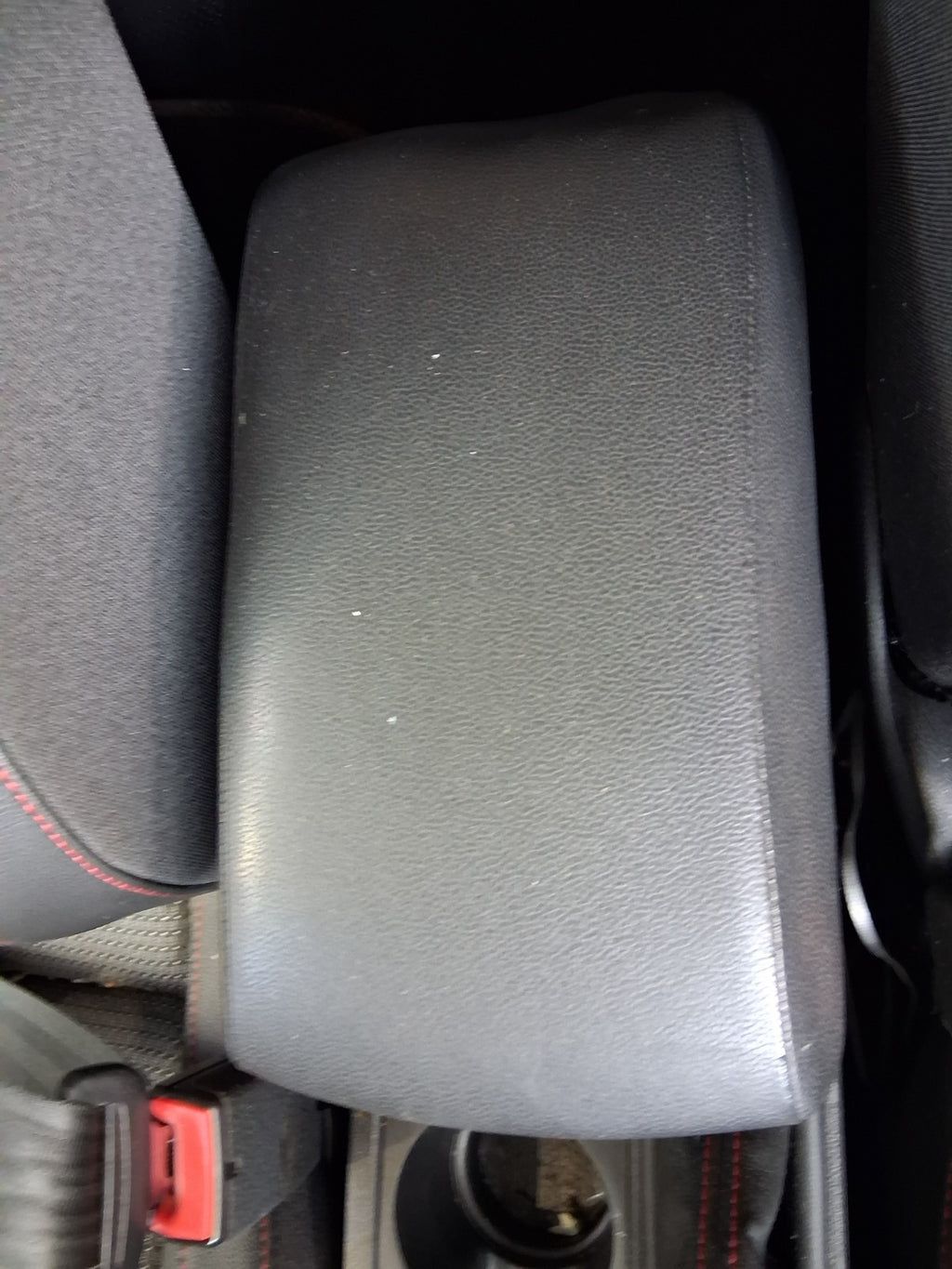 2015 SEAT LEON FR MK3 CENTRE CONSOLE MIDDLE ARMREST ONLY