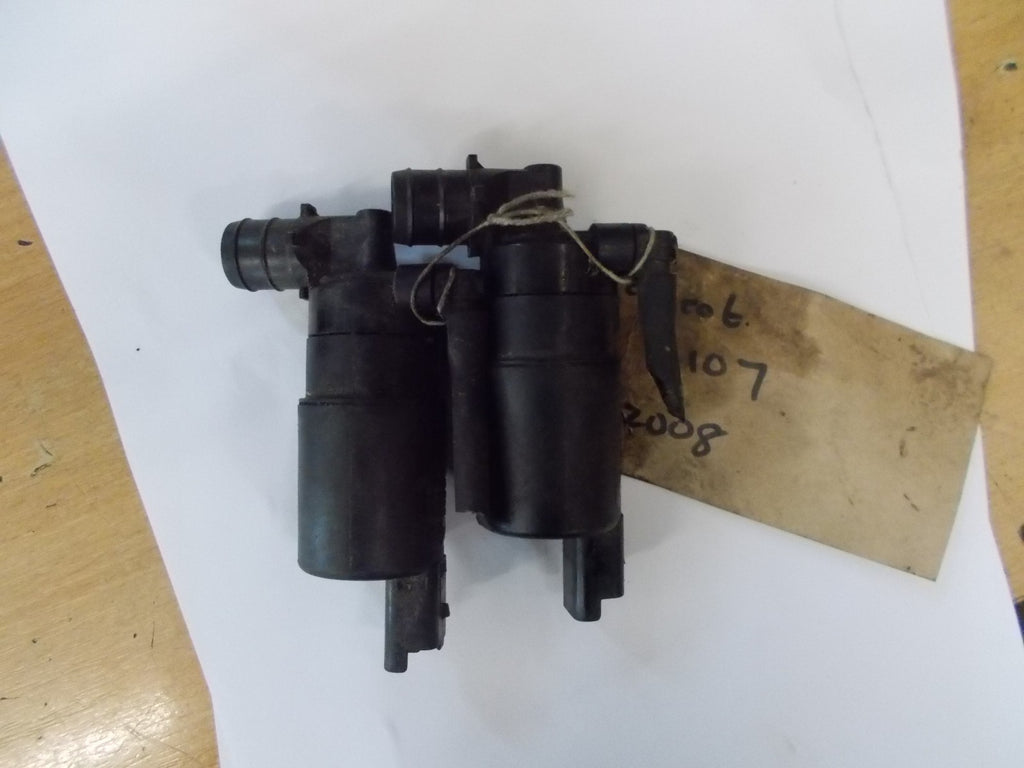 2008 PEUGEOT 107 FRONT WINDSCREEN WASHER JETS (x2) 8200031805/ 7700430078