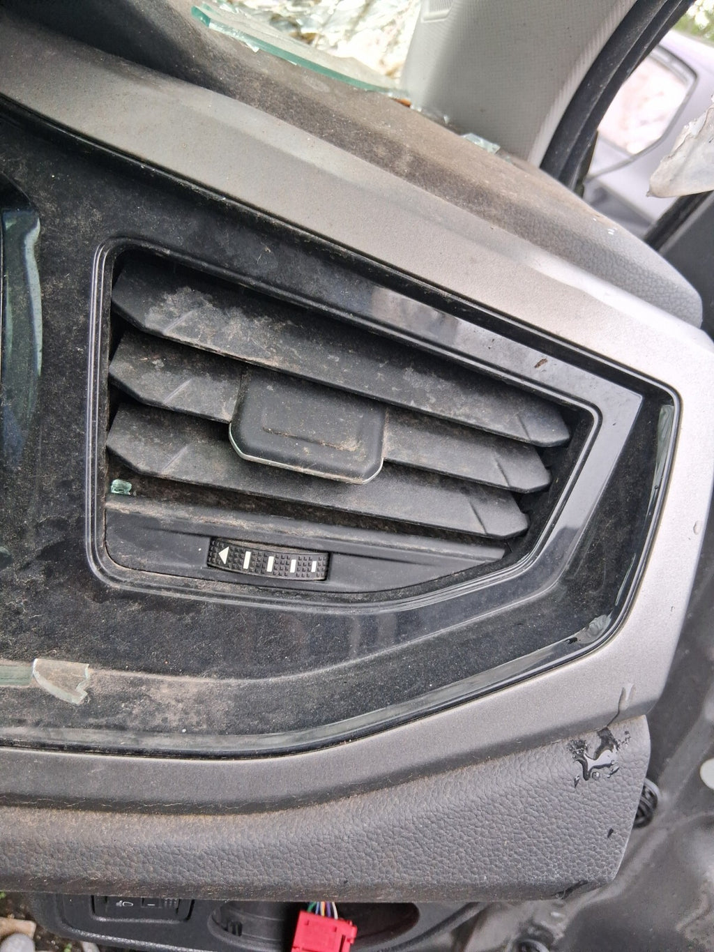 VW VOLKSWAGEN POLO 2018 MK6 OSF DRIVER SIDE FRONT RIGHT AIRVENT