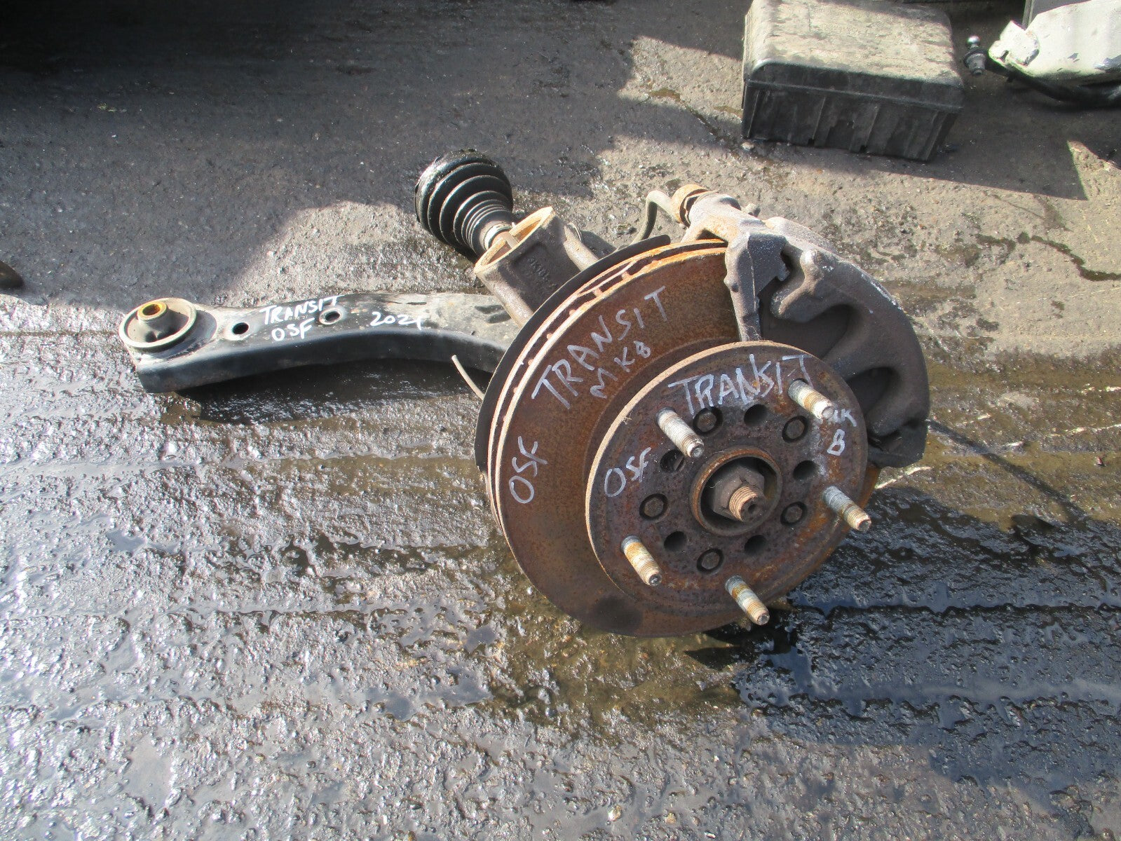 2021 FORD TRANSIT MK8 2.0 DIESEL OS DRIVER SIDE FRONT WHEEL HUB WISHBONE CALIPER