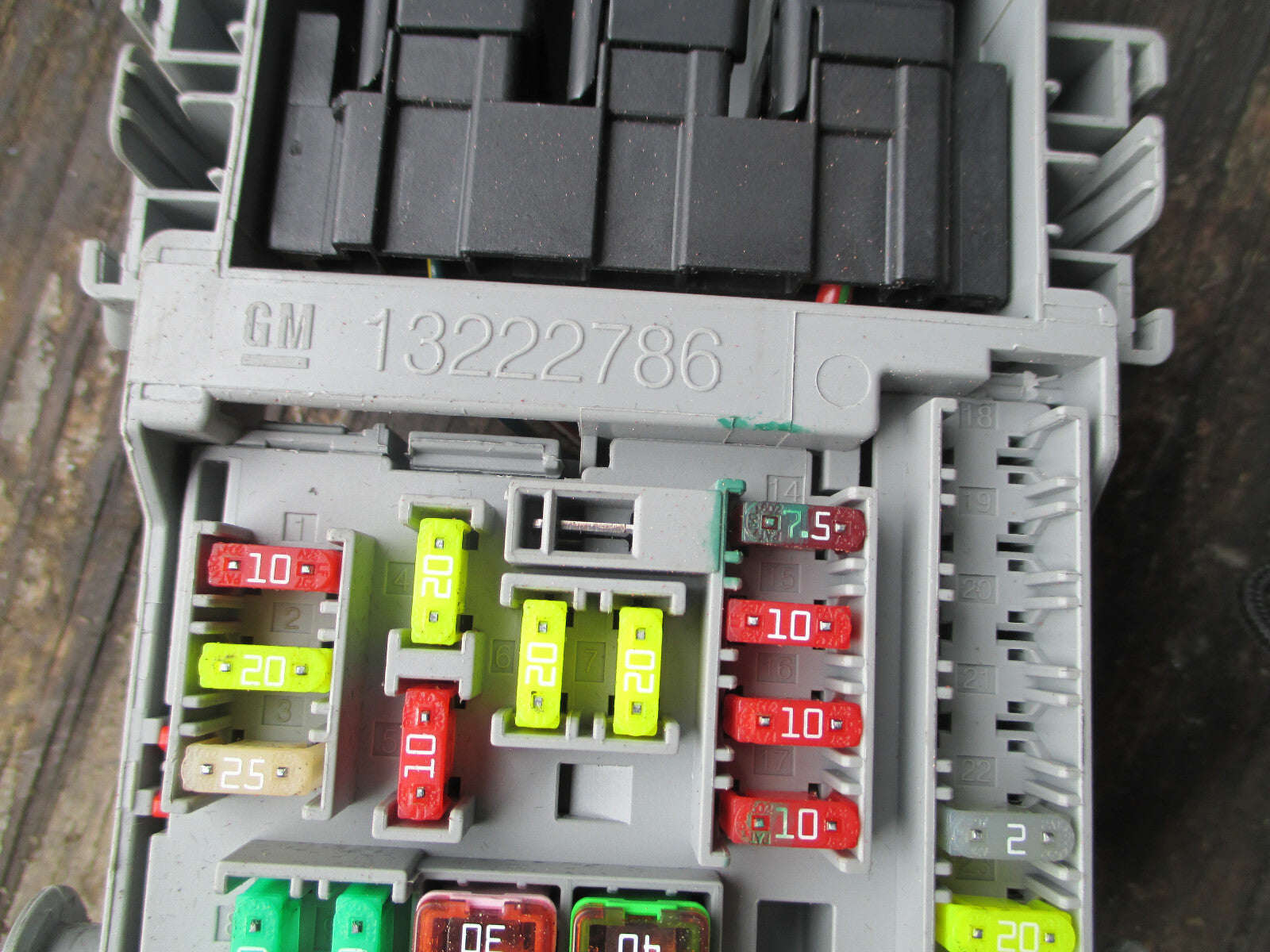 VAUXHALL INSIGNIA 2015 INTERIOR FUSE BOX MODULE 13222786