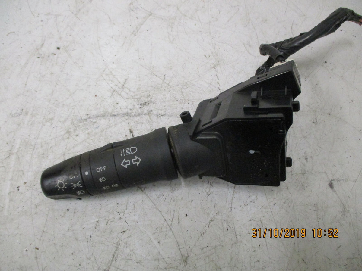 NISSAN X TRAIL T30 2005 MK1 INDICATOR HEADLIGHT CONTROL SWITCH STALK 255408H700