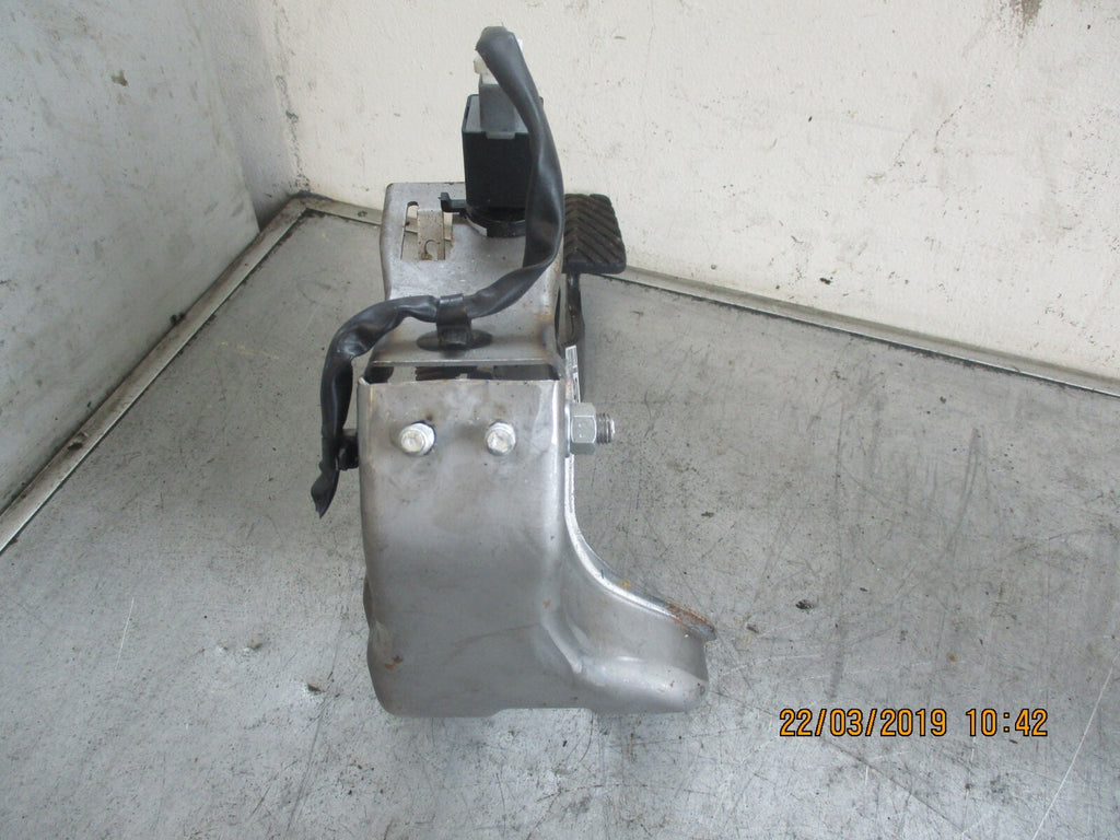 HYUNDAI i30 GD MK2 2015 BRAKE PEDAL 938133S800