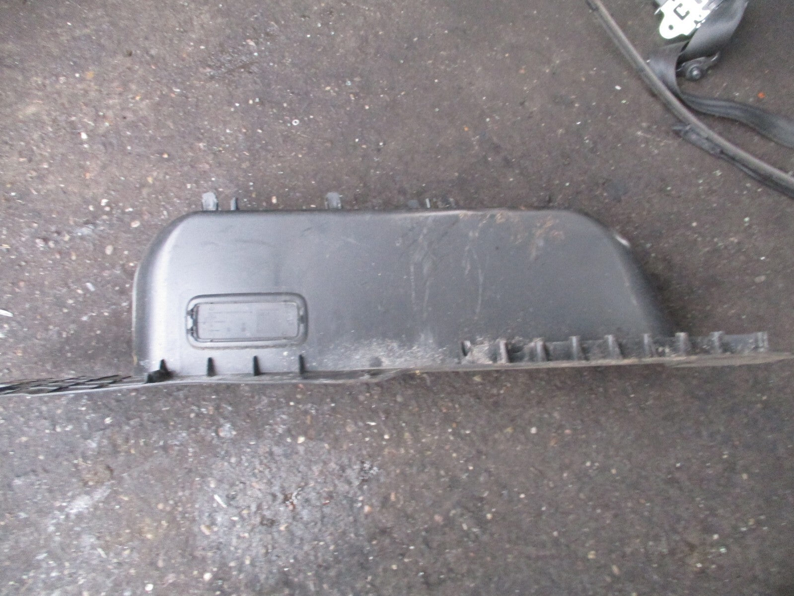 VAUXHALL VIVARO B 2018 OS DRIVER SIDE FRONT DOOR STEP TRIM COVER 93450152