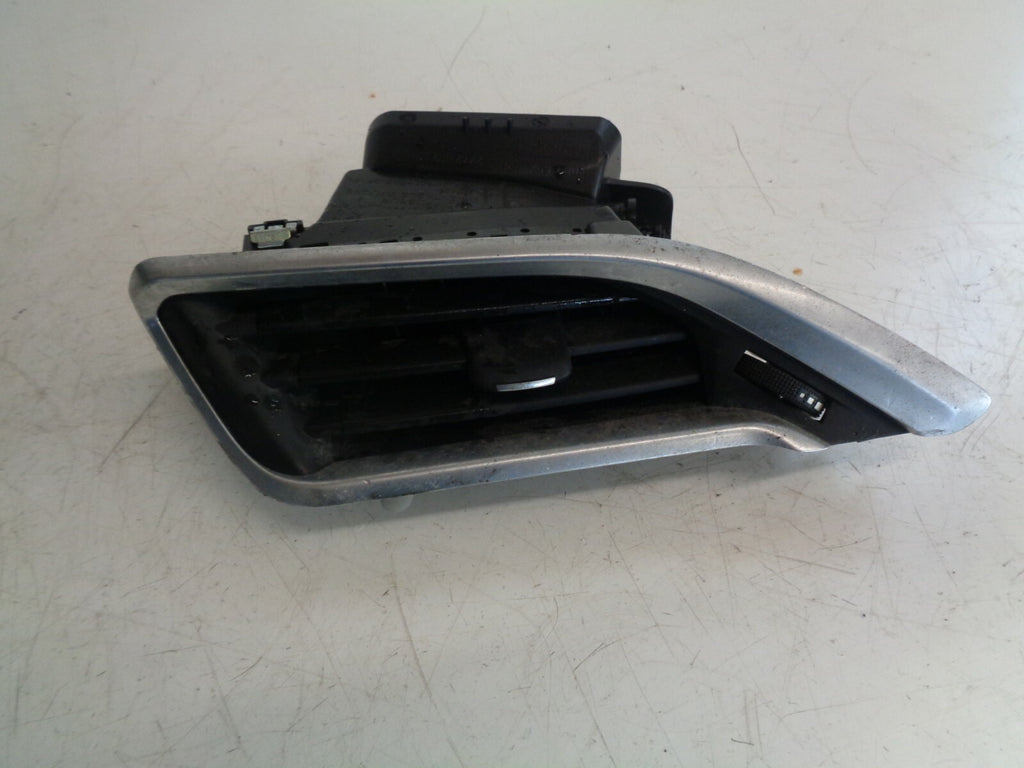 PEUGEOT 208 2016 NS PASSENGER SIDE DASHBOARD FRONT AIR VENT GRILL 9633131777