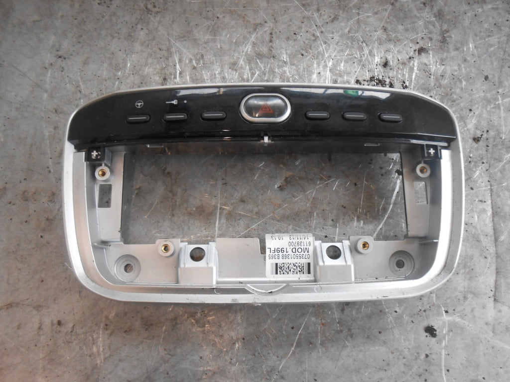FIAT PUNTO EVO 2009 - 2012 STEREO SURROUND & HAZARD LIGHT SWITCH 735506939
