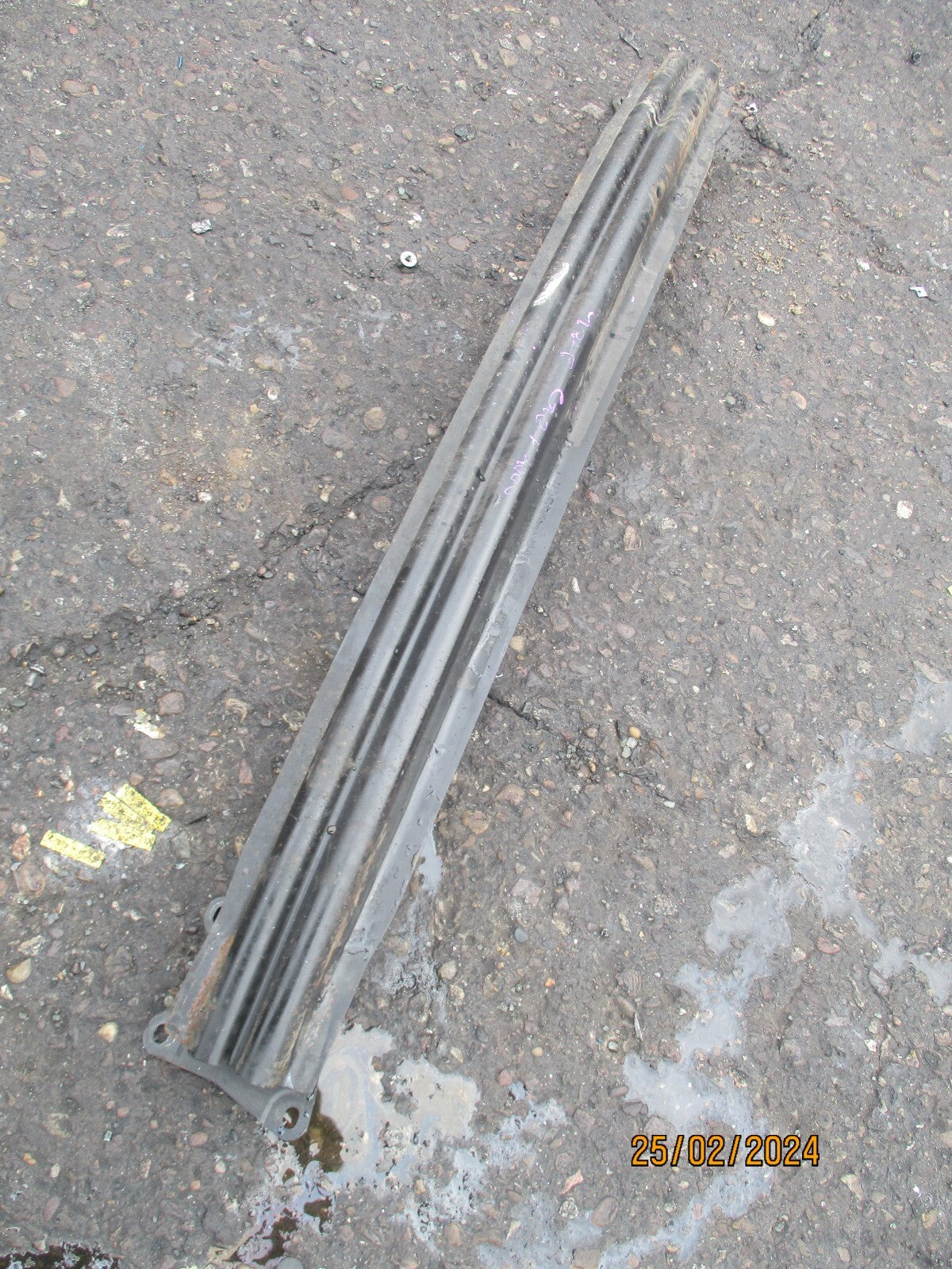 VW VOLKSWAGEN GOLF MK5 2005 3 DOOR REAR BUMPER REINFORCEMENT CRASH BAR
