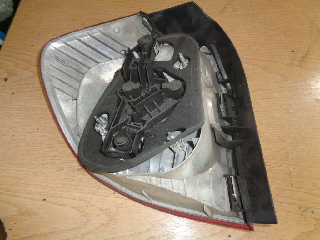 BMW 1 SERIES E87 2005 OS DRIVER SIDE REAR TAIL LIGHT