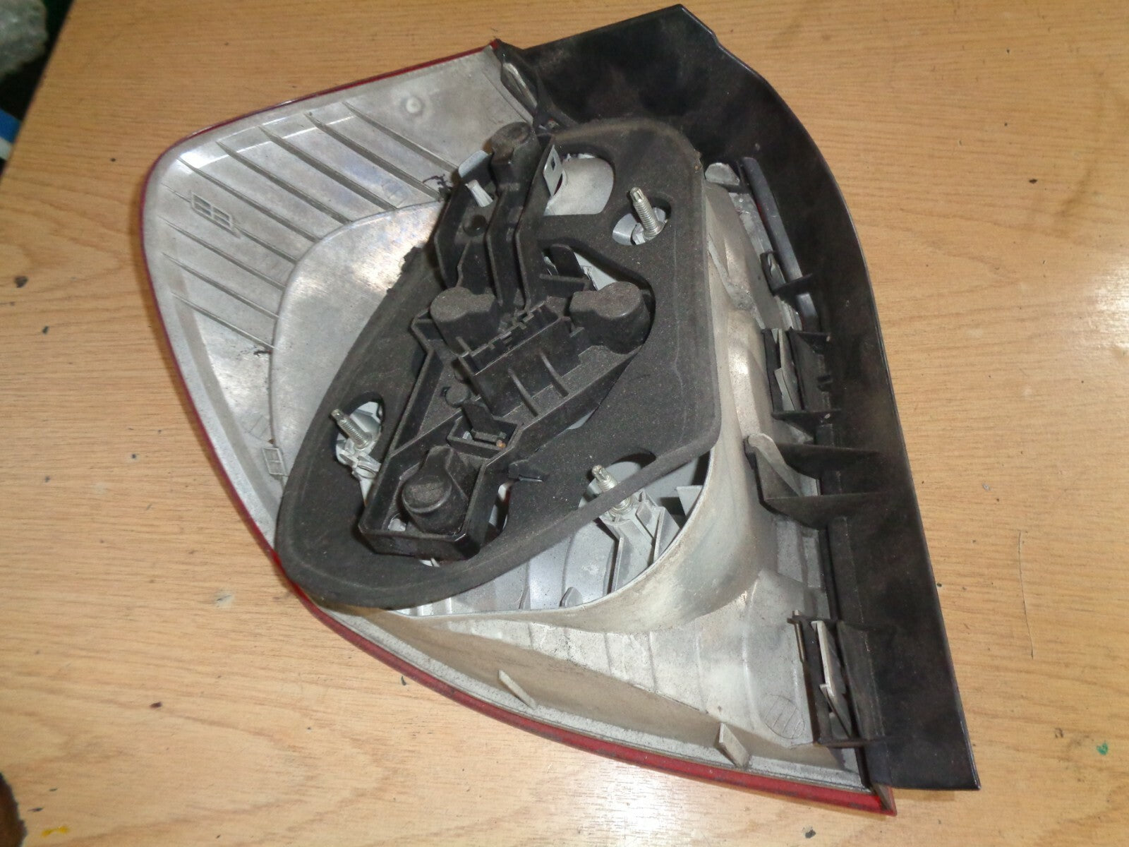 BMW 1 SERIES E87 2005 OS DRIVER SIDE REAR TAIL LIGHT