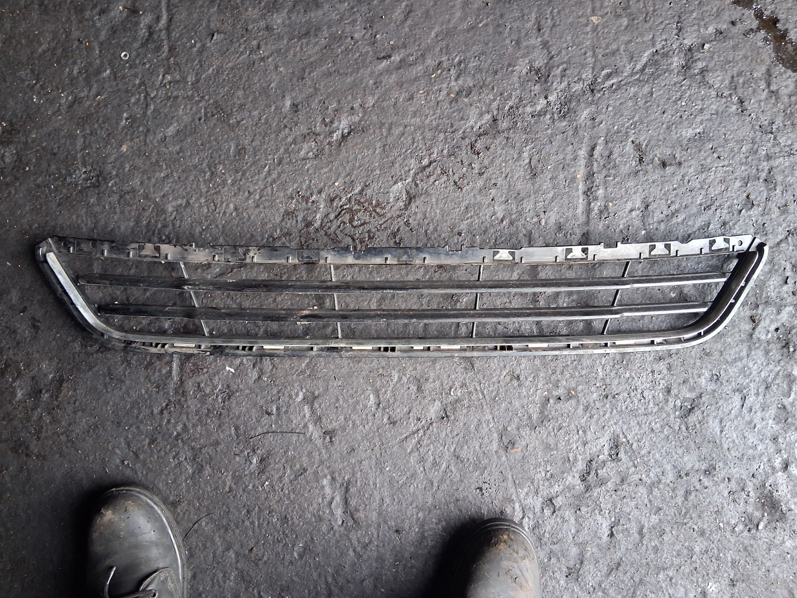 2016 FORD MONDEO MK5 HATCHBACK FRONT BUMPER LOWER GRILL DS7317B968