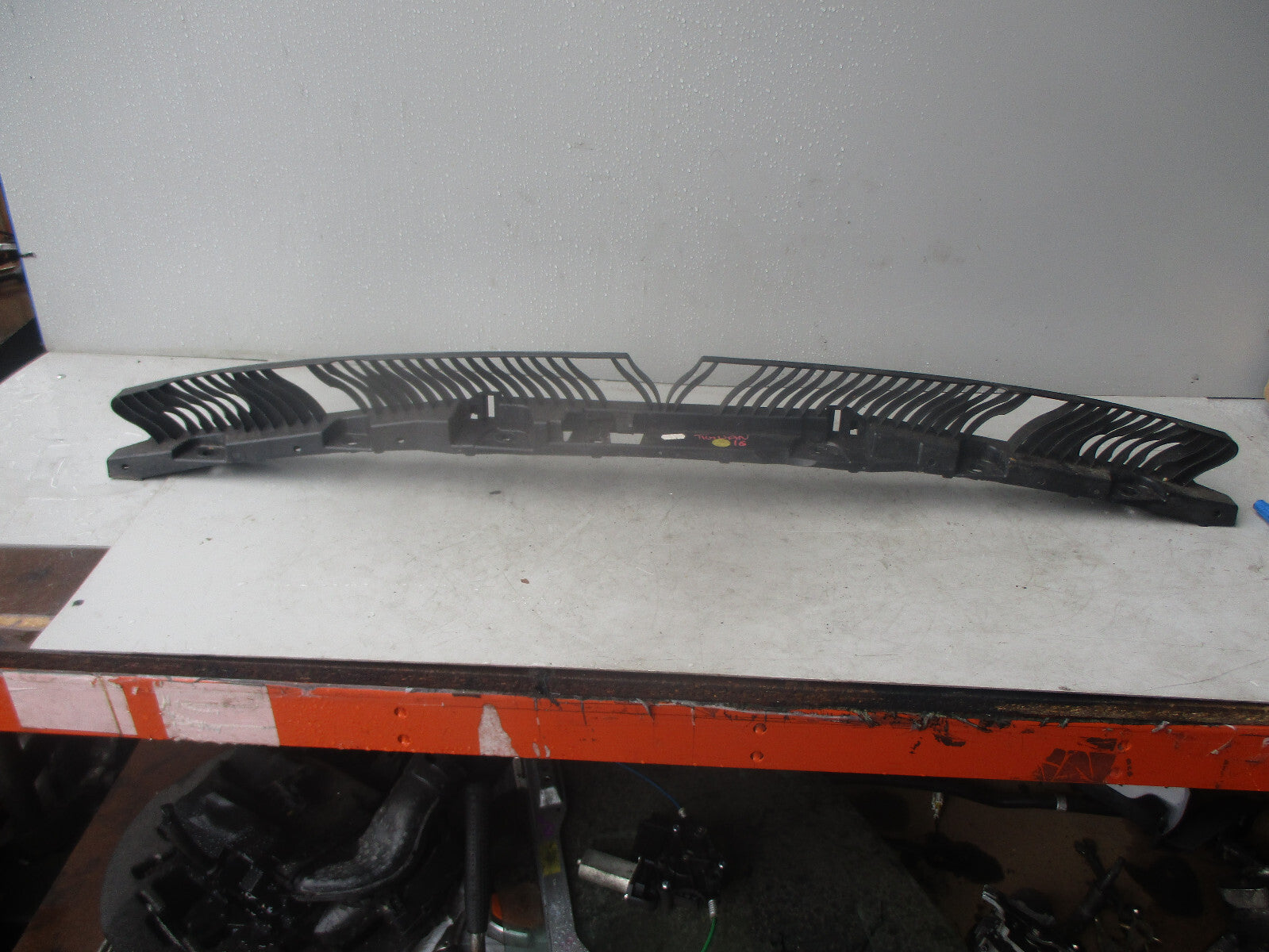 VW TIGUAN 2016 REAR BUMPER MOUNTING SUPPORT BRACKET 5NA807863
