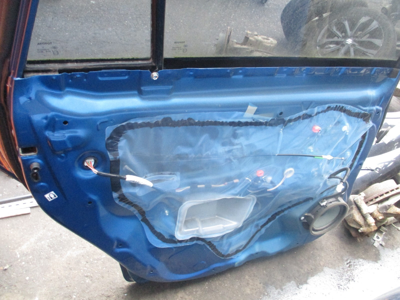 TOYOTA VERSO 2013 NSR PASSENGER SIDE REAR COMPLETE DOOR BLUE
