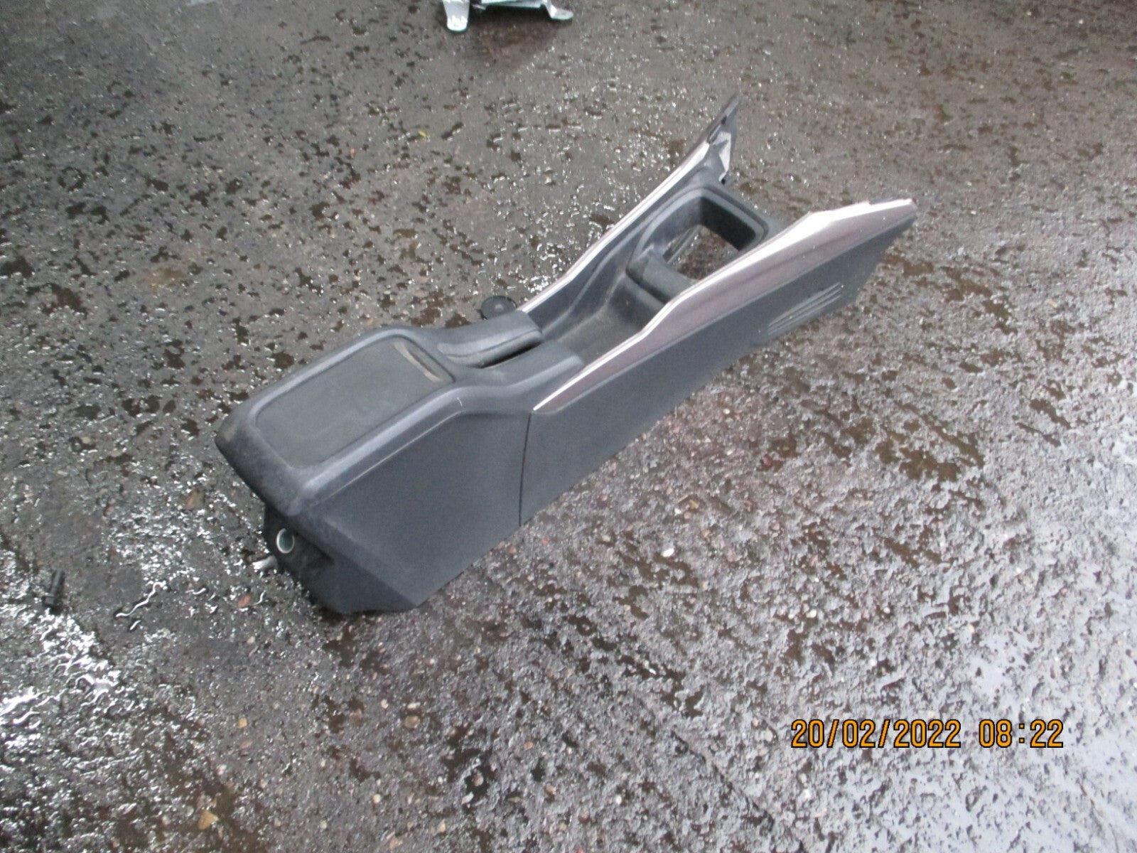 PEUGEOT 2008 2014 CENTRE CONSOLE FRONT STORAGE BOX