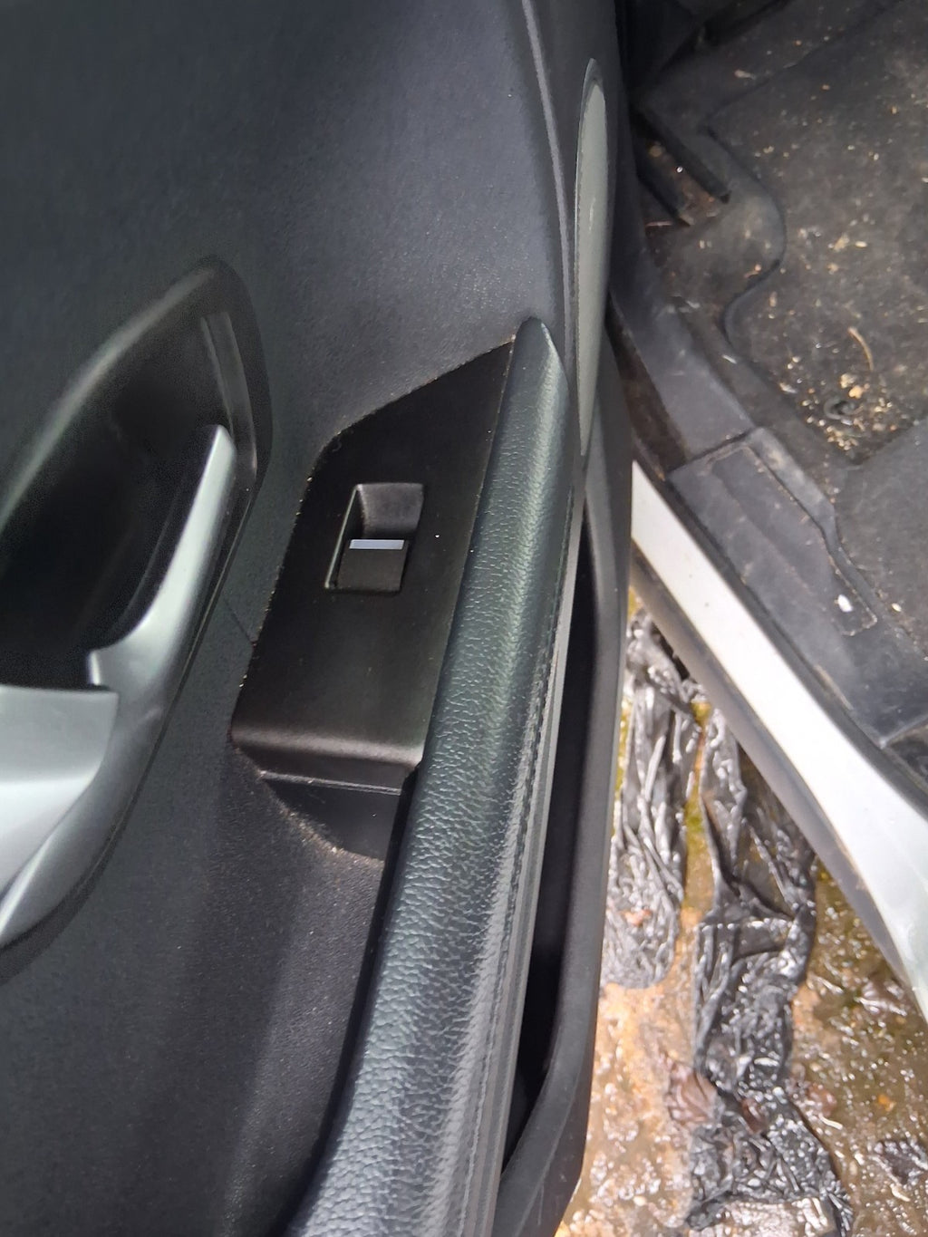 2015 RANGE ROVER EVOQUE L538 NSR PASSENGER SIDE REAR LEFT WINDOW CONTROL SWITCH