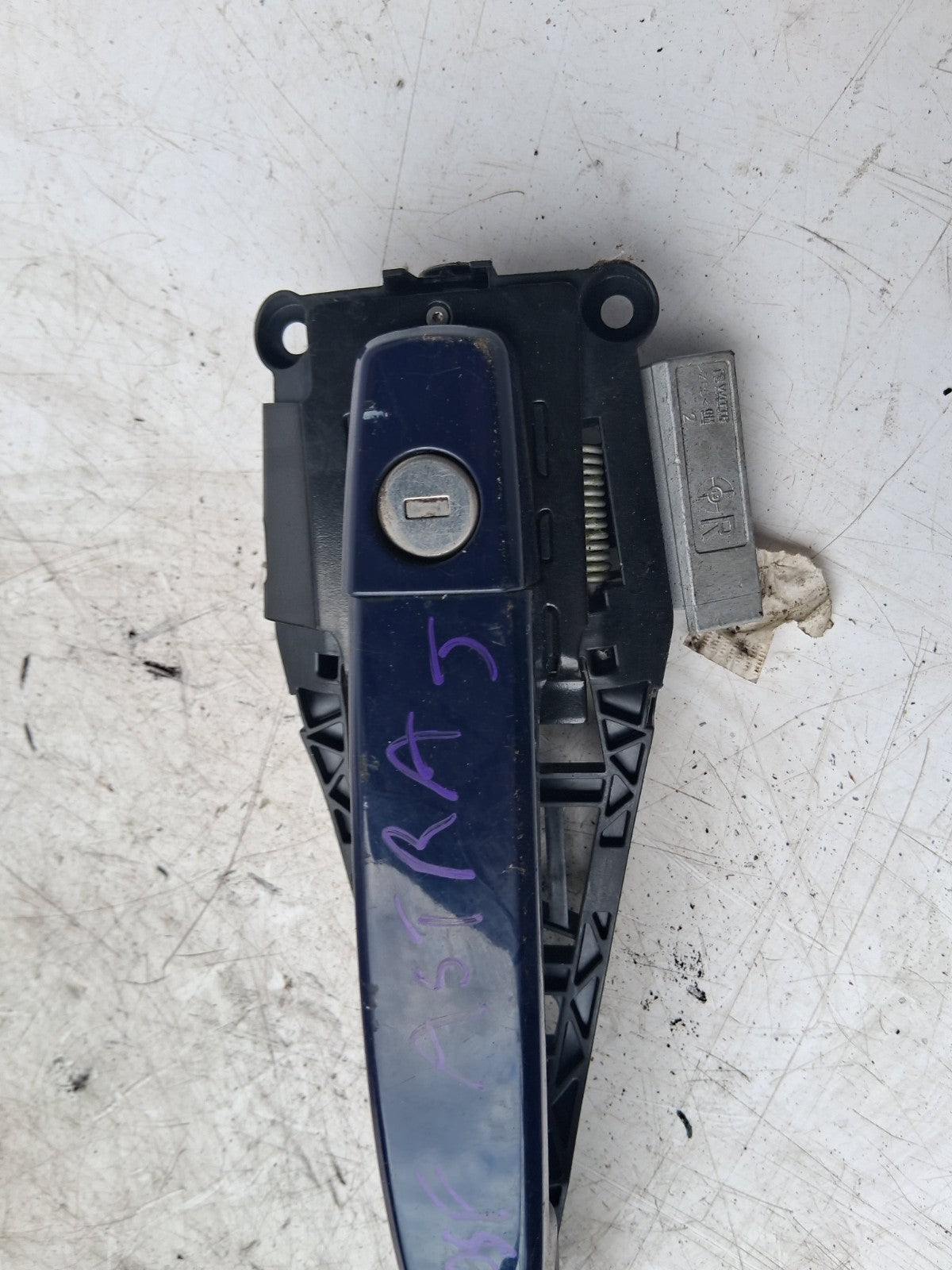 2013 VAUXHALL ASTRA J OSF DRIVER SIDE FRONT RIGHT EXTERIOR DOOR HANDLE
