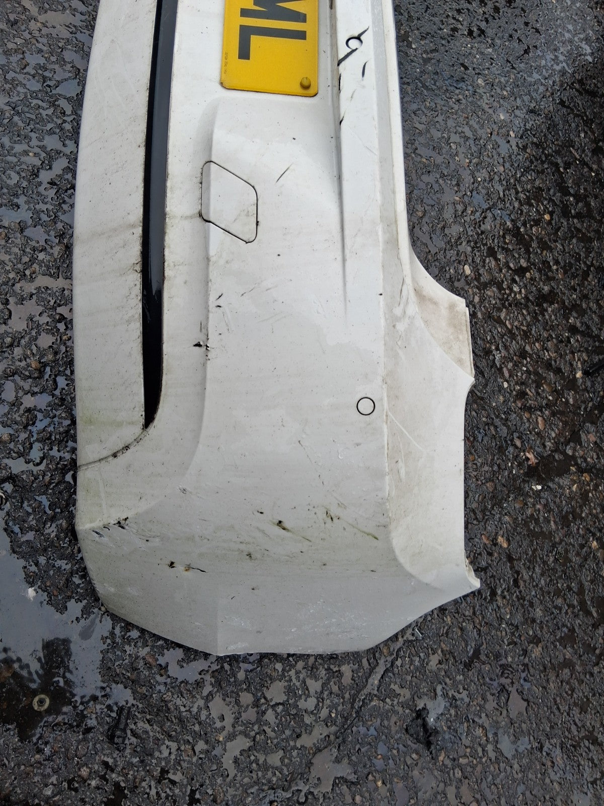 2014 BMW 1 SERIES F20 3 DOOR COMPLETE REAR BUMPER WHITE