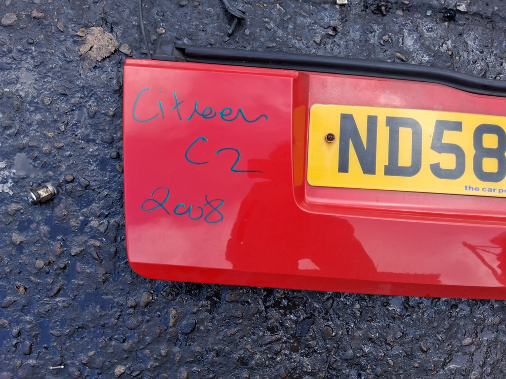 2008 CITROEN C2 COMPLETE REAR LOWER TAILGATE BOOTLID RED