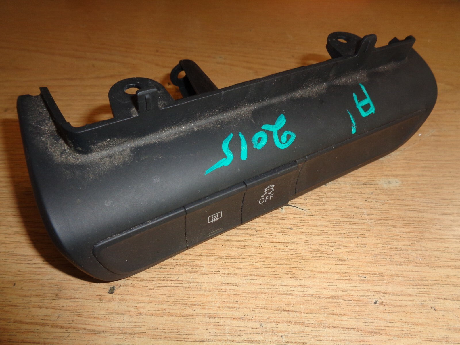AUDI A1 2015 8X 1.0 TFSI TRACTION CONTROLS BUTTON SWITCH 8X2857851