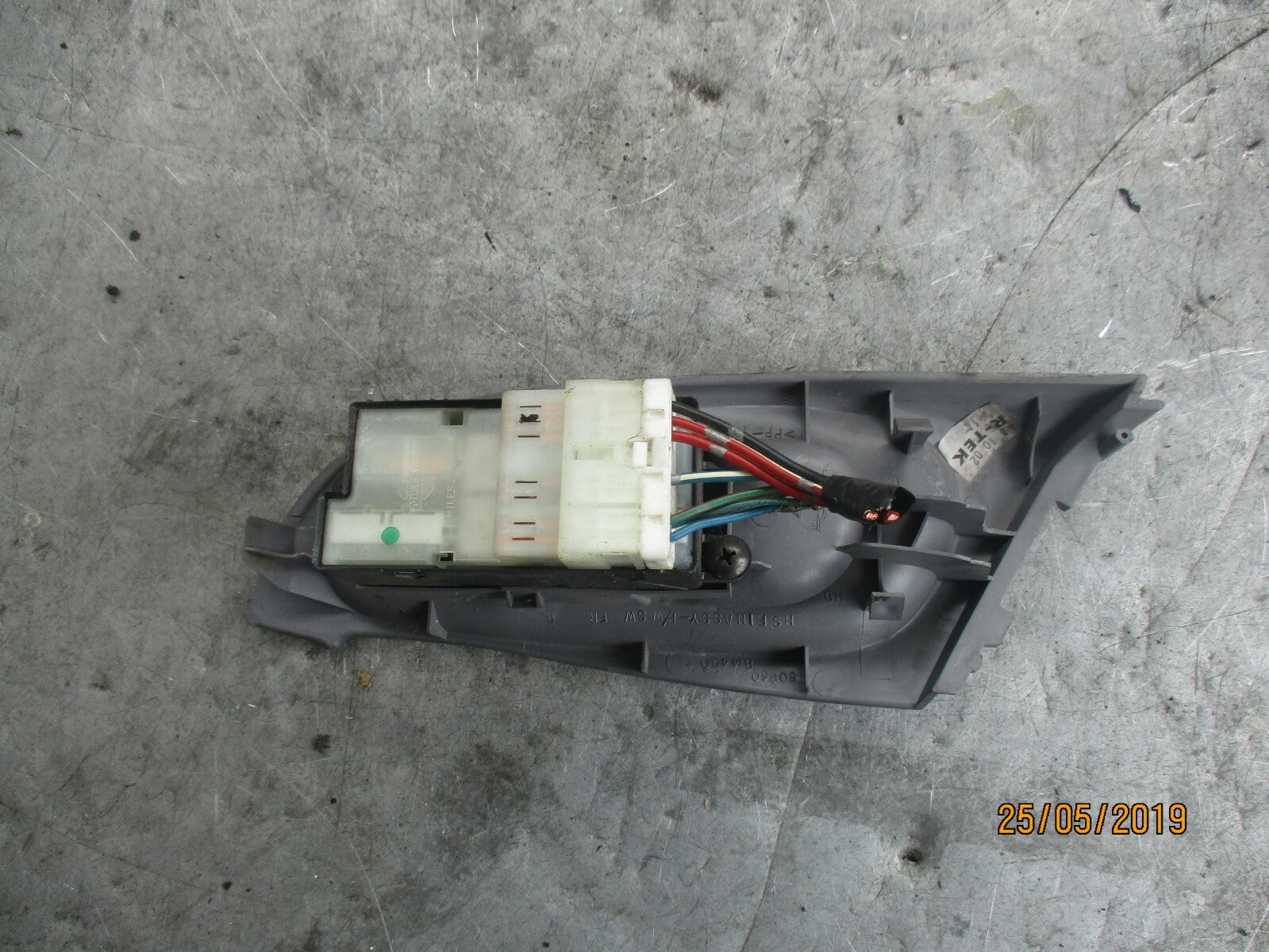 NISSAN ALMERA N16 (MK2) OSF DRIVER SIDE FRONT WINDOW SWITCHES