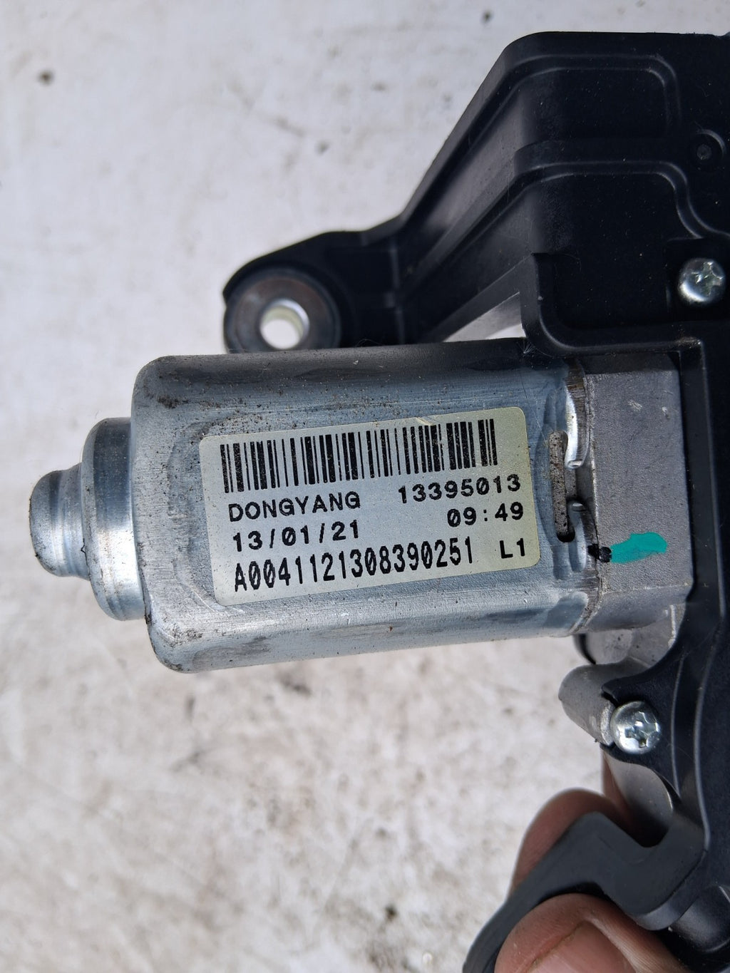 2013 VAUXHALL ASTRA J REAR WINDSCREEN WIPER MOTOR 13395013