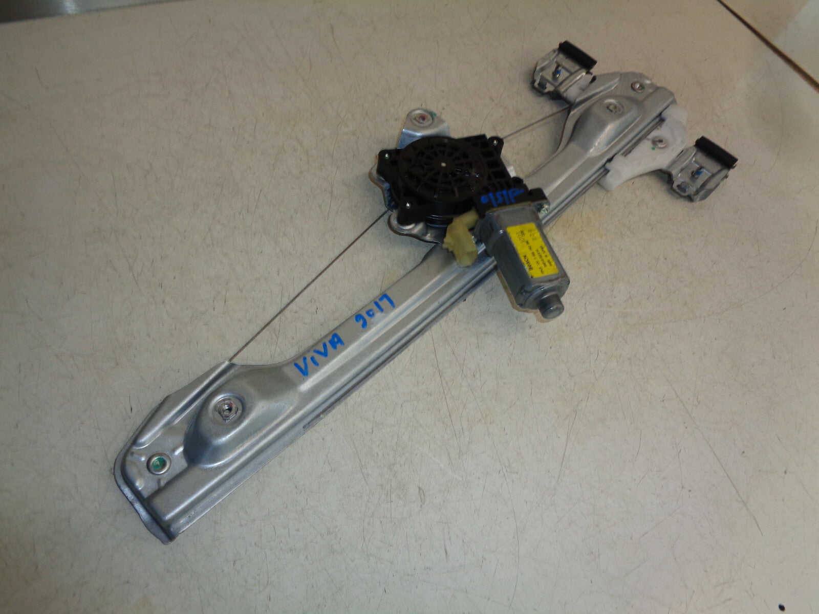 VAUXHALL VIVA 2017 OSF DRIVER SIDE FRONT DOOR WINDOW MOTOR 98810M2X10