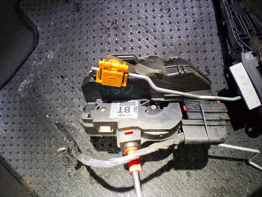 2018 VAUXHALL ZAFIRA C OSR DRIVER SIDE REAR RIGHT DOOR LOCK MECHANISM 13579556