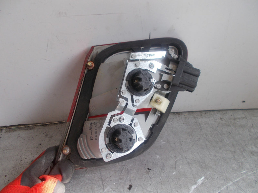 MERCEDES NS PASSENGER SIDE REAR LIGHT 318501