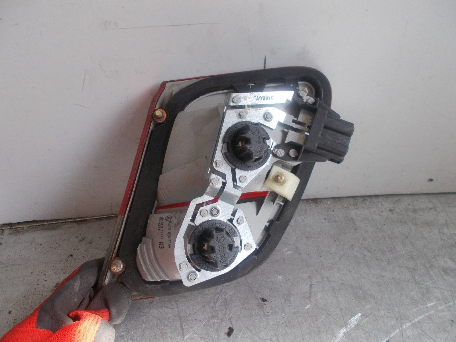 MERCEDES NS PASSENGER SIDE REAR LIGHT 318501