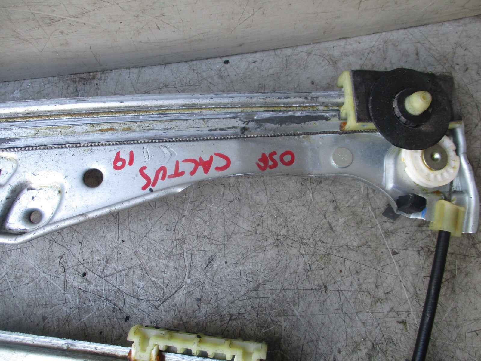 2018 CITROEN CACTUS C4 OSF DRIVER SIDE FRONT WINDOW MOTOR REGULATOR 9827295780