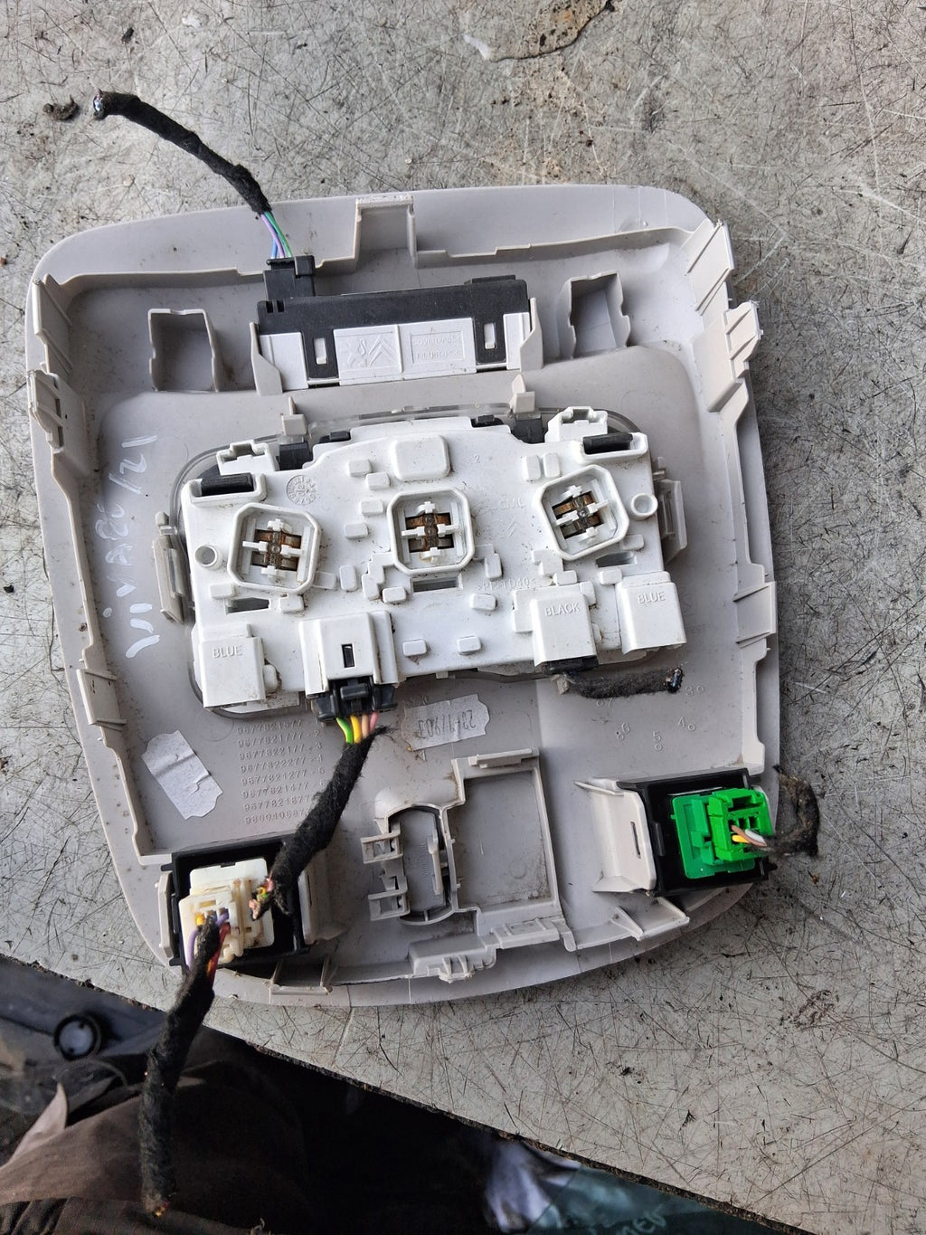 2006 PEUGEOT 307 FRONT INTERIOR ROOF READING COURTESY LIGHT 9677821577