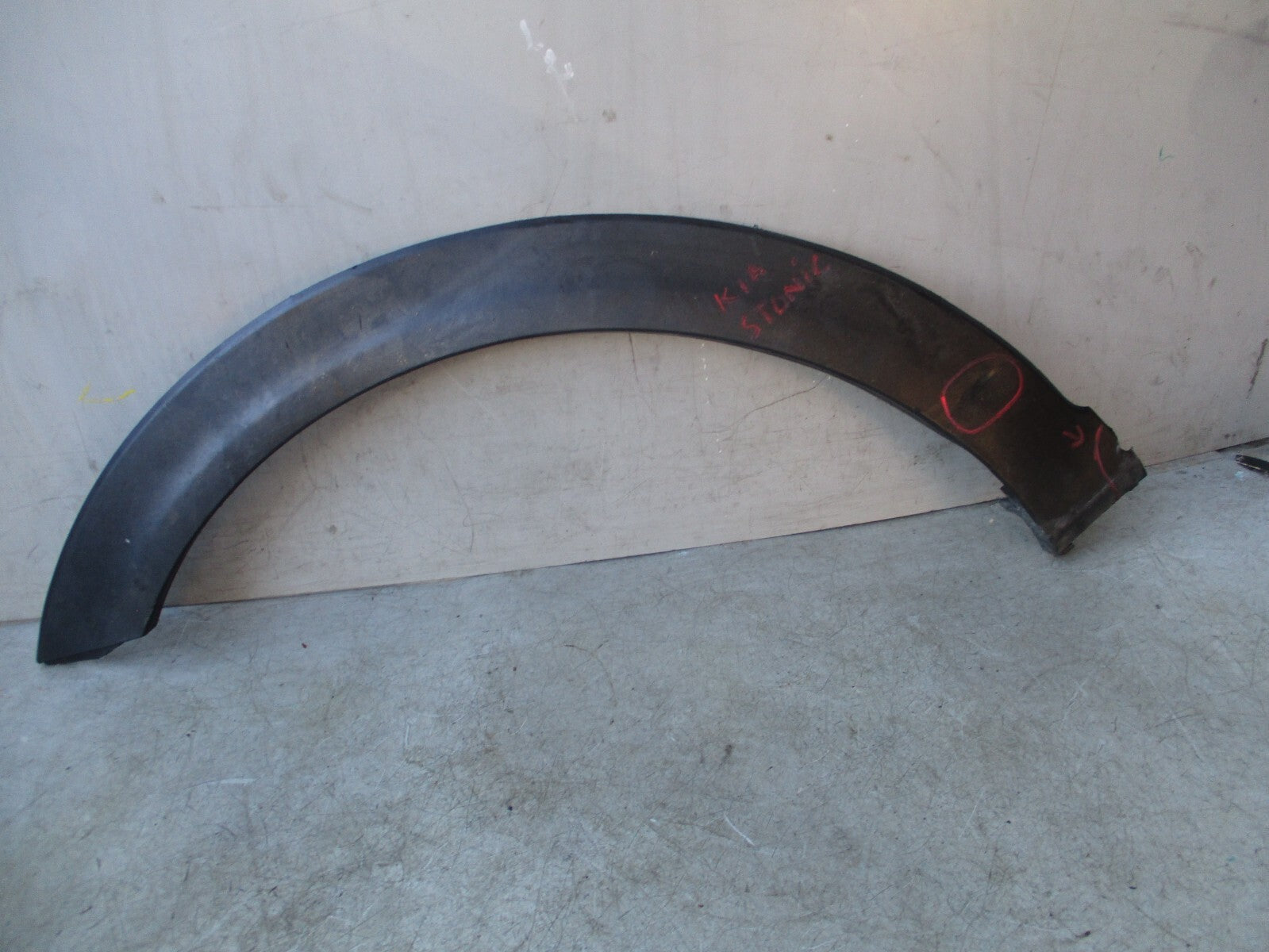 2018 KIA STONIC NSF PASSENGER SIDE FRONT WHEEL ARCH TRIM 87713H8400