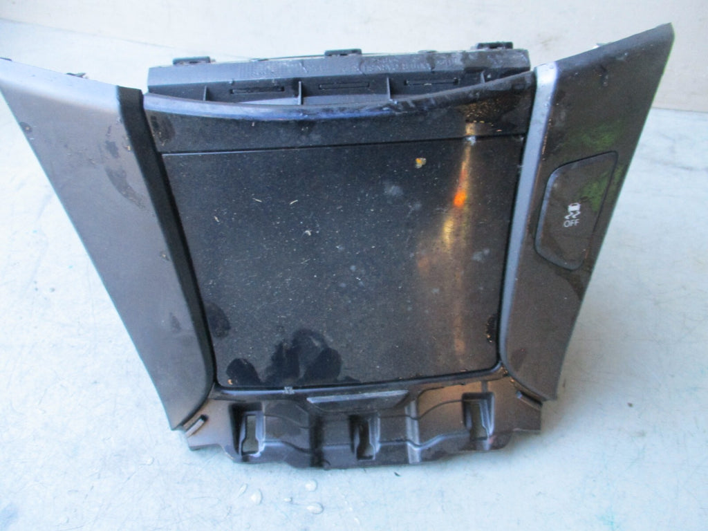 2012 HYUNDAI I40 1.7 DIESEL AUX USB PORT & STORAGE BOX 846303Z720