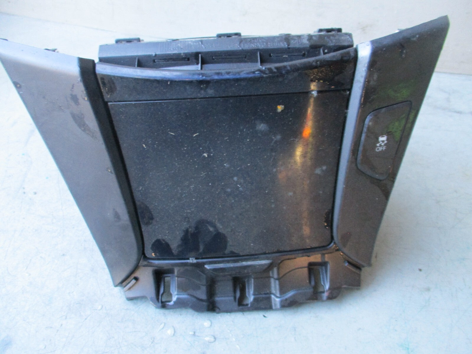 2012 HYUNDAI I40 1.7 DIESEL AUX USB PORT & STORAGE BOX 846303Z720