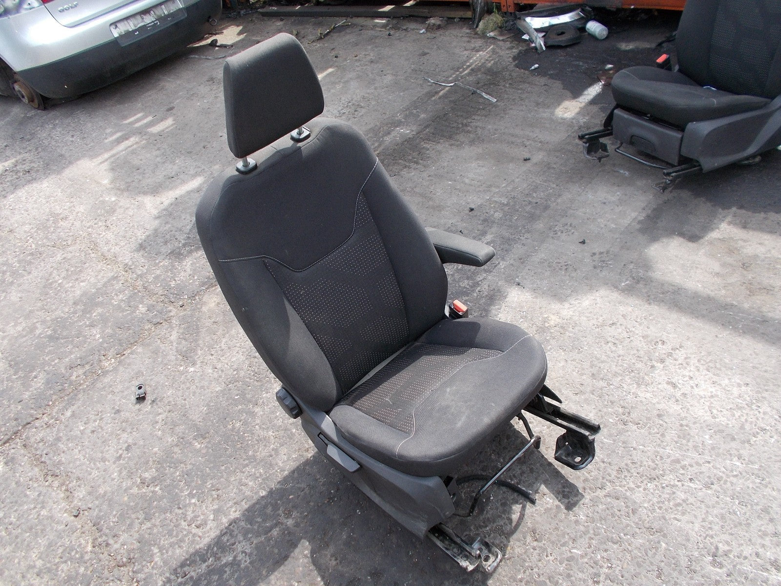 2017 FORD TRANSIT COURIER DRIVERS SEAT WITH ARM REST COMPLETE