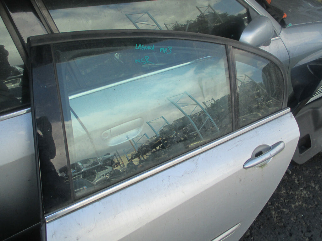 RENAULT LAGUNA MK3 2008 NSR PASSENGER SIDE REAR COMPLETE DOOR SILVER