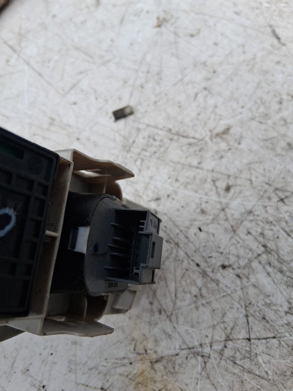 2019 VOLKSWAGEN GOLF OSF DRIVER SIDE FRONT WINDOW CONTROL SWITCH 5G0959857GWZ