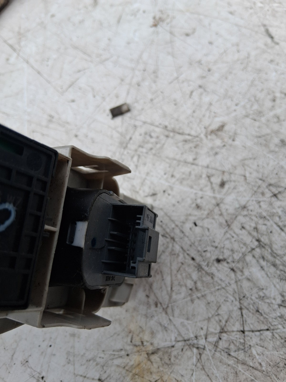 2019 VOLKSWAGEN GOLF OSF DRIVER SIDE FRONT WINDOW CONTROL SWITCH 5G0959857GWZ