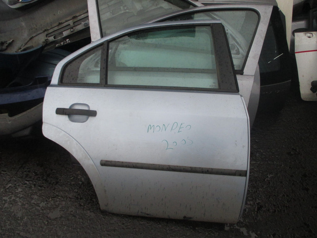 FORD MONDEO MK3 2005 OSR DRIVER SIDE REAR COMPLETE DOOR SILVER BLUE