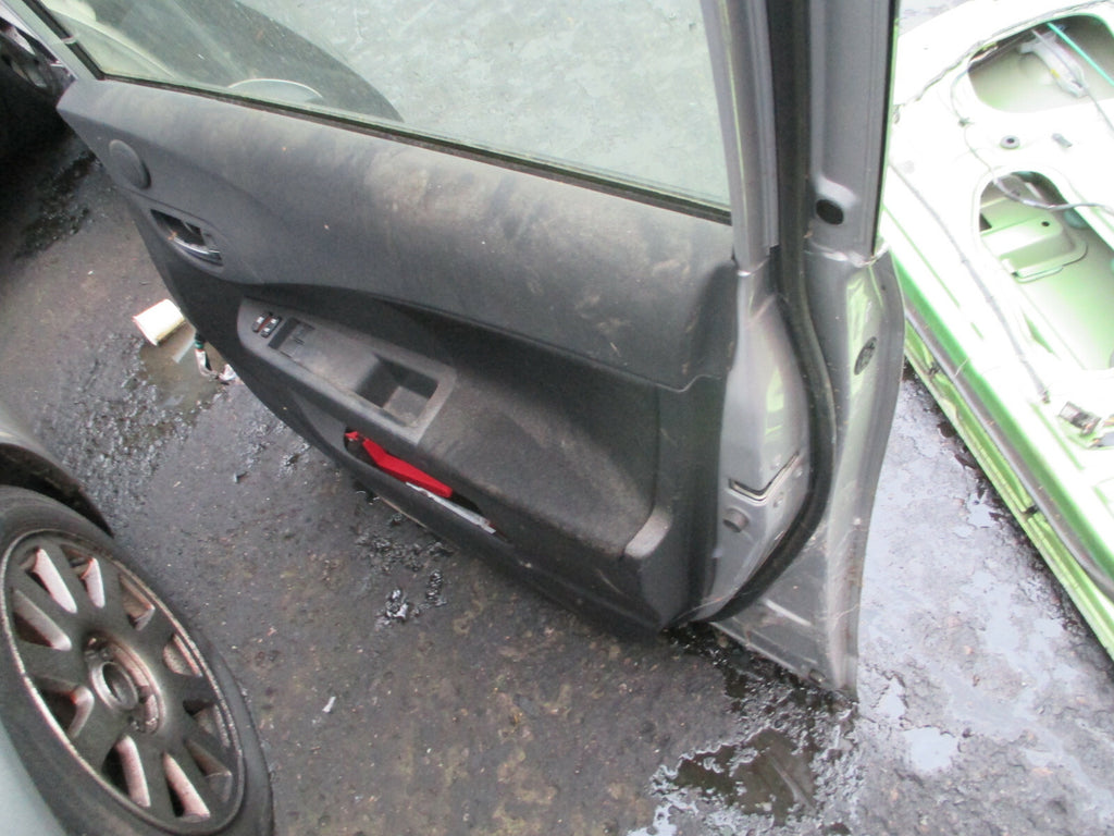 TOYOTA VERSO S 2016 OSF DRIVER SIDE FRONT COMPLETE DOOR SILVER