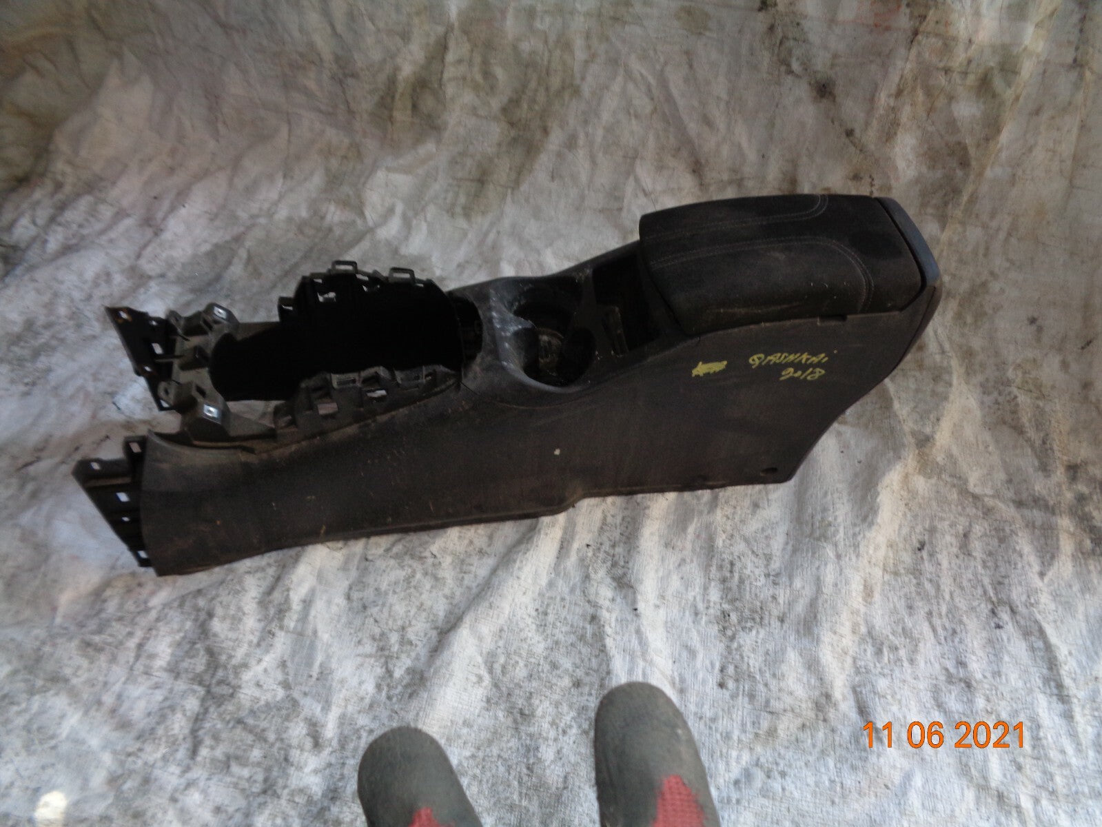 NISSAN QASHQAI J11 MK2 2019 CENTRE CONSOLE LEATHER ARM REST ASSEMBLY          #2