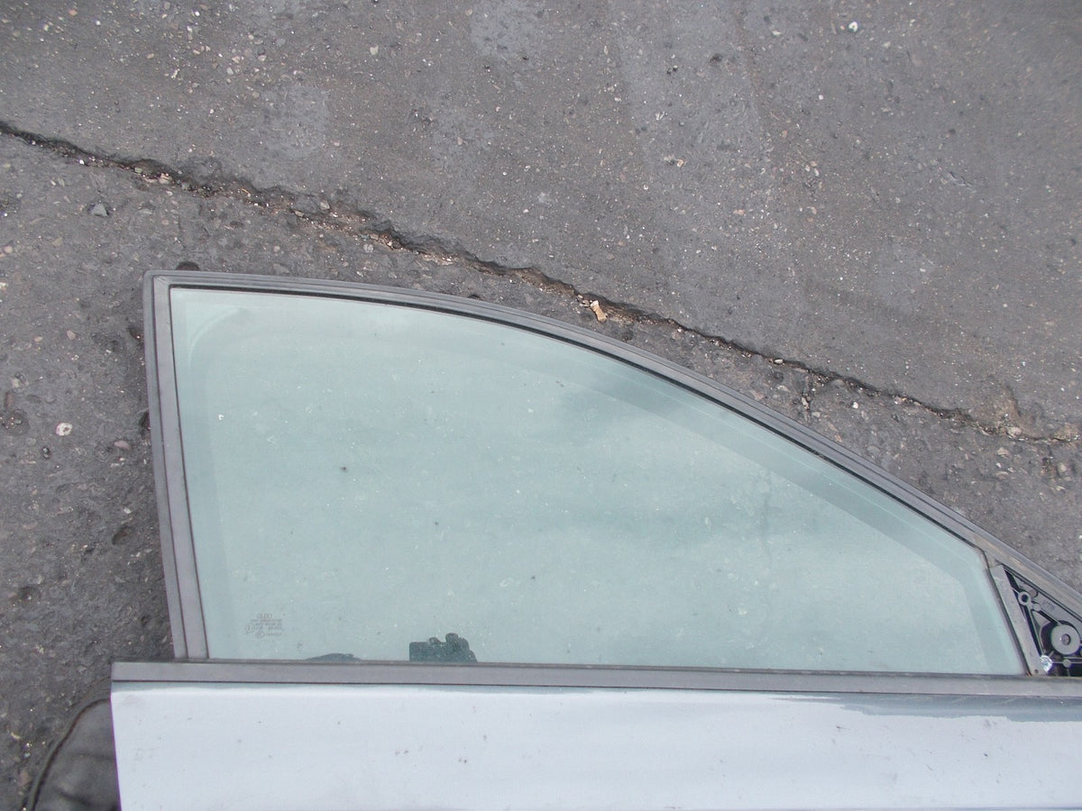 AUDI A3 8P FRONT OS/ DRIVER SIDE DOOR WITH DOOR CARD 8P4837630