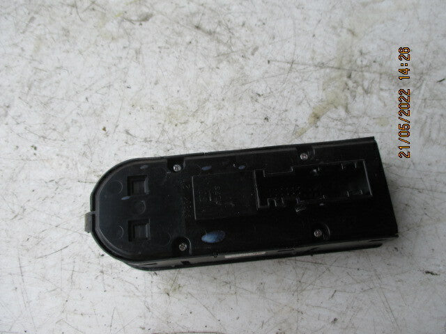 VAUXHALL ZAFIRA 2010 B DRIVER SIDE WINDOW & WING MIRROR CONTROL SWITCH 13228706