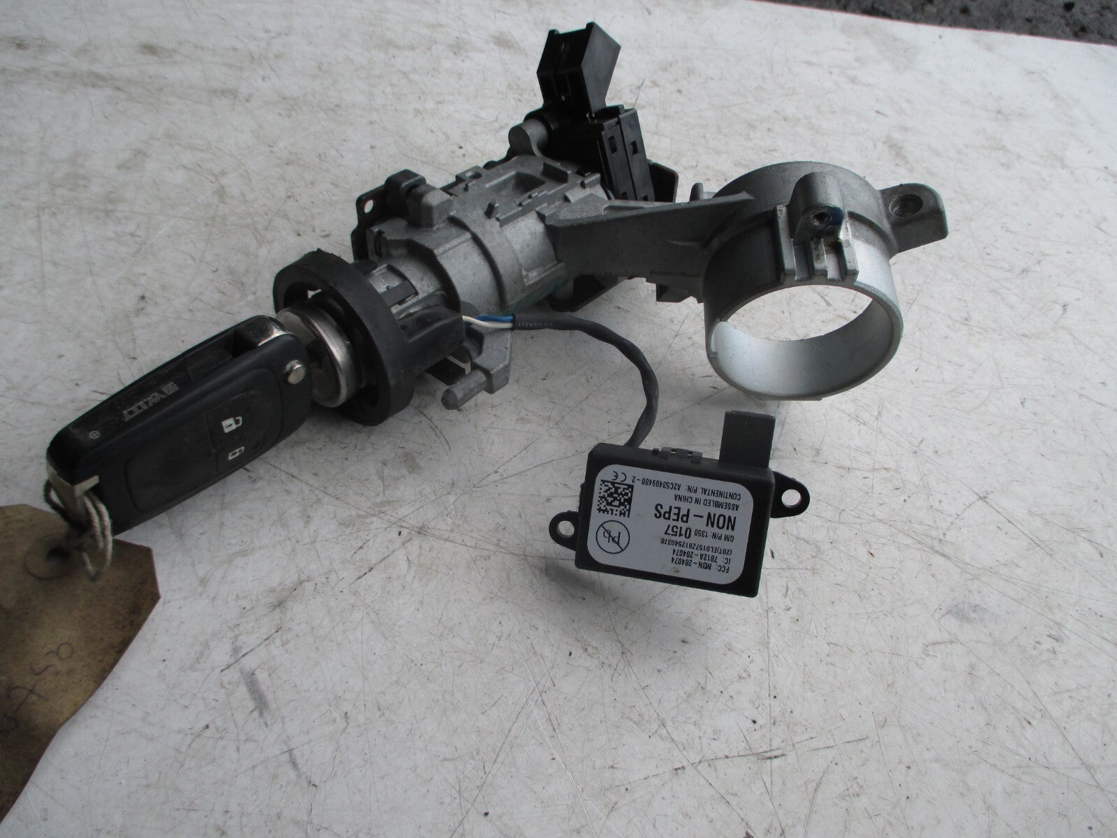 VAUXHALL ASTRA J MK6 2012 IGNITION SWITCH BARREL WITH 1 X KEY FOB 20939745