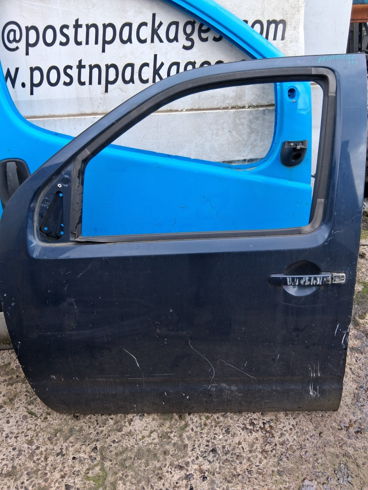 2006 NISSAN PATHFINDER R51 NSF PASSENGER SIDE FRONT LEFT BARE DOOR BLUE BW9