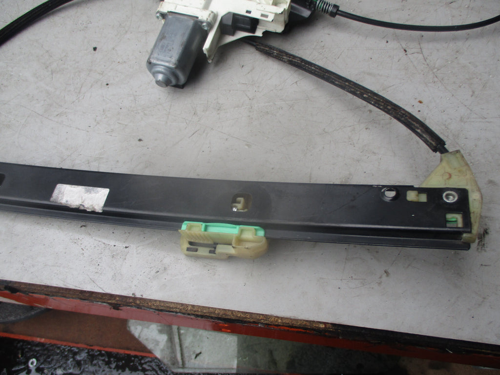 AUDI A4 B8 2013 OSF DRIVER SIDE FRONT WINDOW REGUATOR & MOTOR 8K0959801A