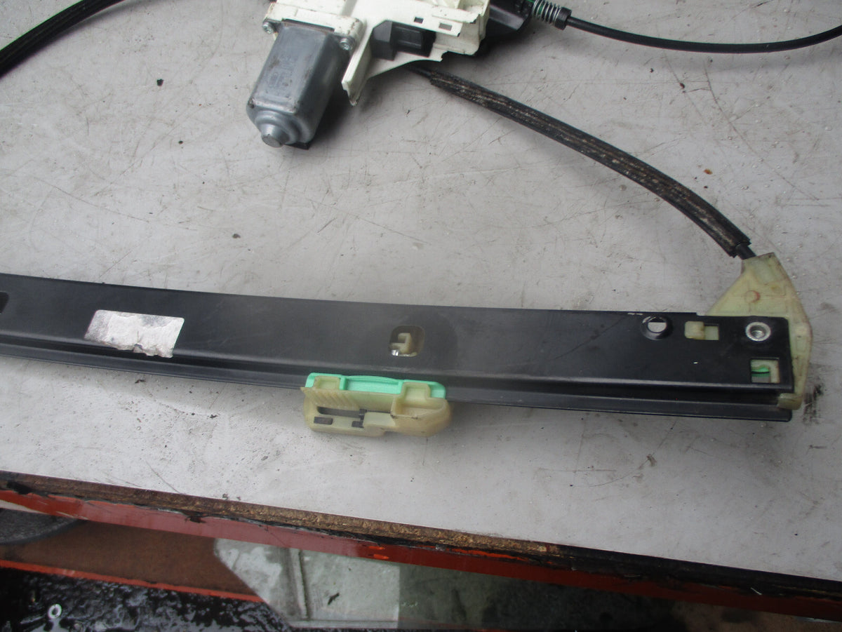 AUDI A4 B8 2013 OSF DRIVER SIDE FRONT WINDOW REGUATOR & MOTOR 8K0959801A