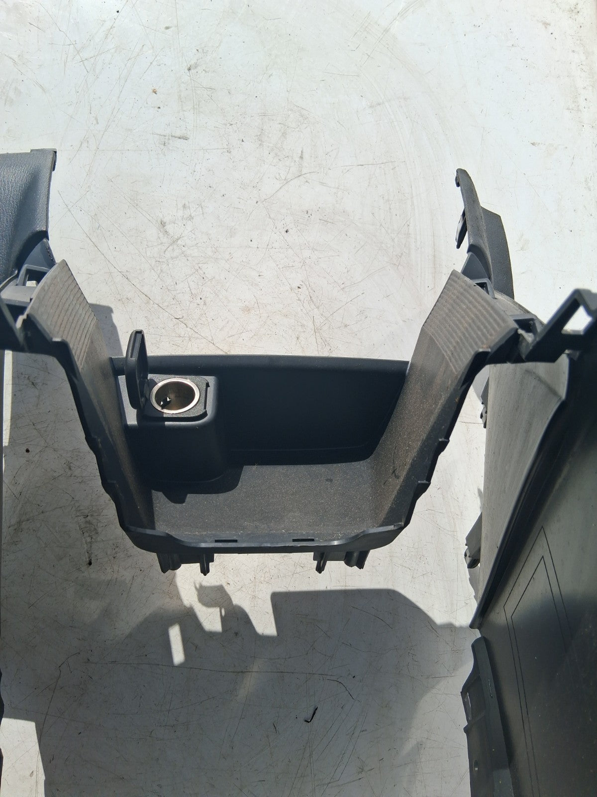 2013 MAZDA CX5 MK1 CENTRE CONSOLE USB PORT AND TRIM