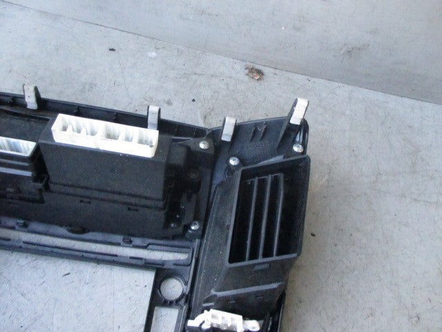 2018 HYUNDAI IX20 DIGITAL CLOCK & SWITCHES & MIDDLE DASH AIRVENT TRIM 945101K000