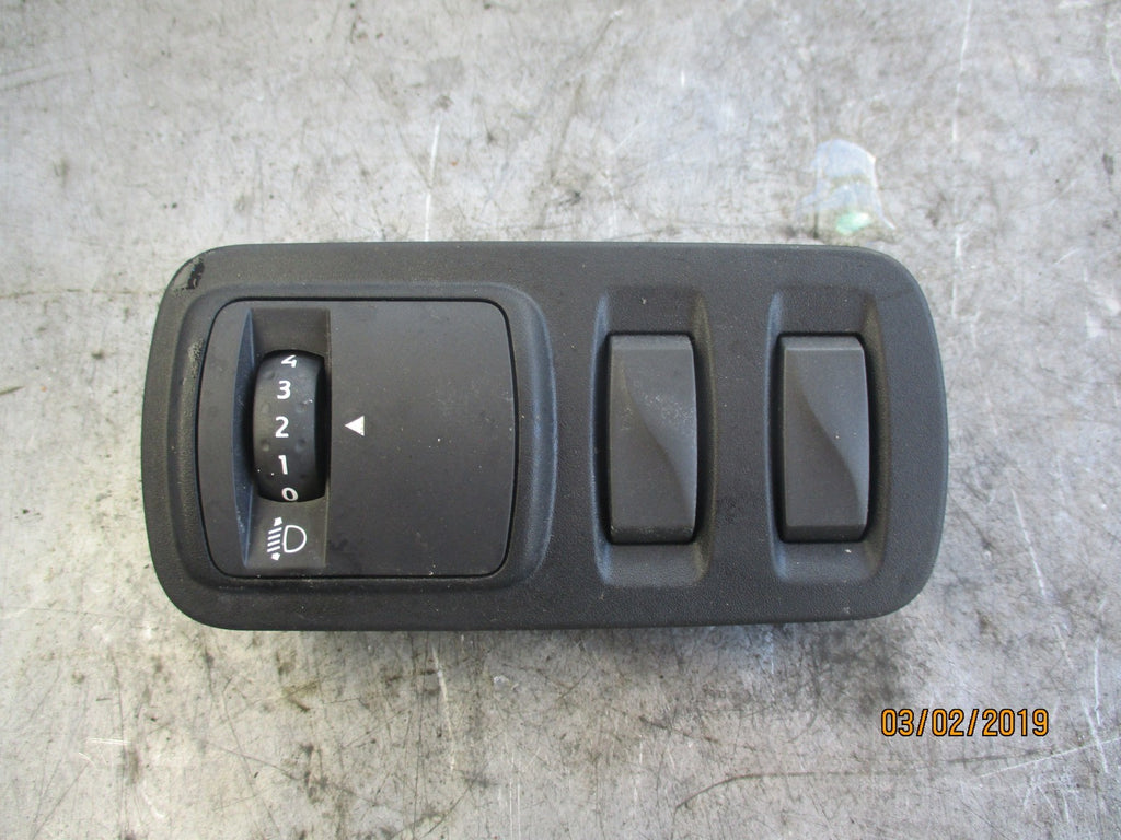 RENAULT KADJAR 2016 HEADLIGHT LEVEL ADJUSTMENT CONTROL SWITCHES 251635477R